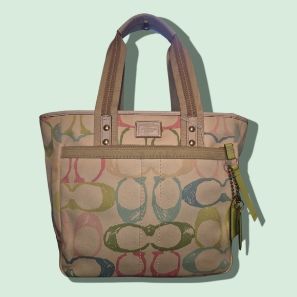 Coach Handbags - Coach Vintage Hampton Scribble Pastel Signature Tote